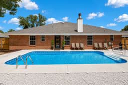 Beachside Pool House - Image 4